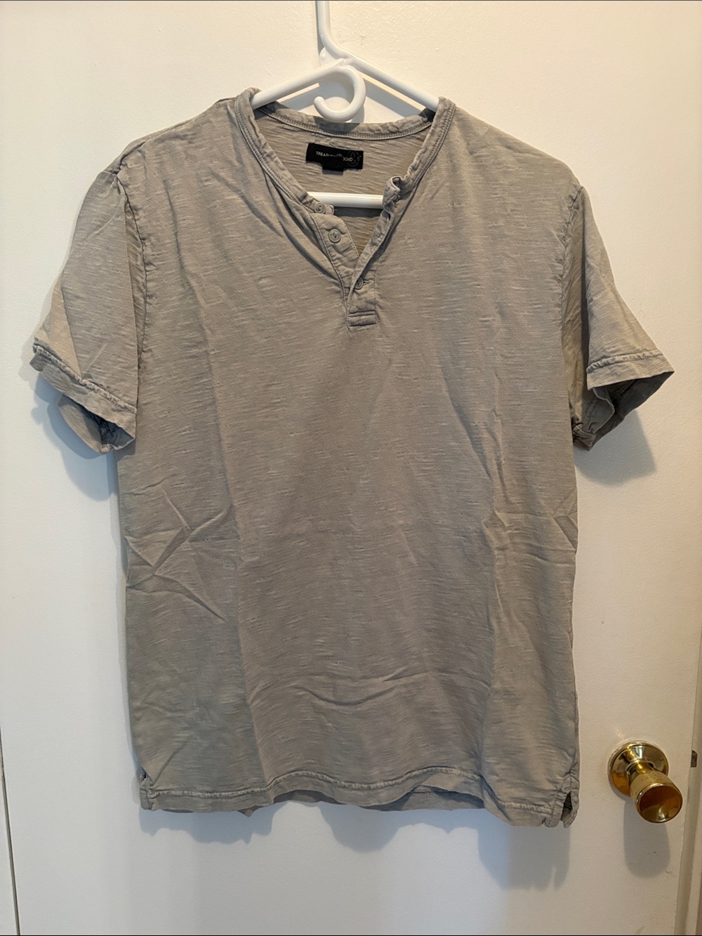Treasure & Bond Short Sleeve Henley in Light Gray
